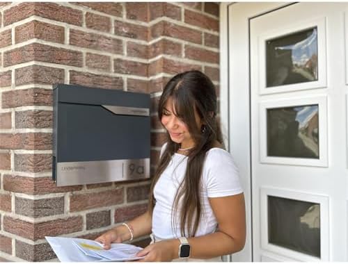 Siebert Metzler Briefkasten Basaltgrau RAL7012 mit Zeitungsfach & Edelstahl Namensschild – langlebig & modern für Ihr Zu